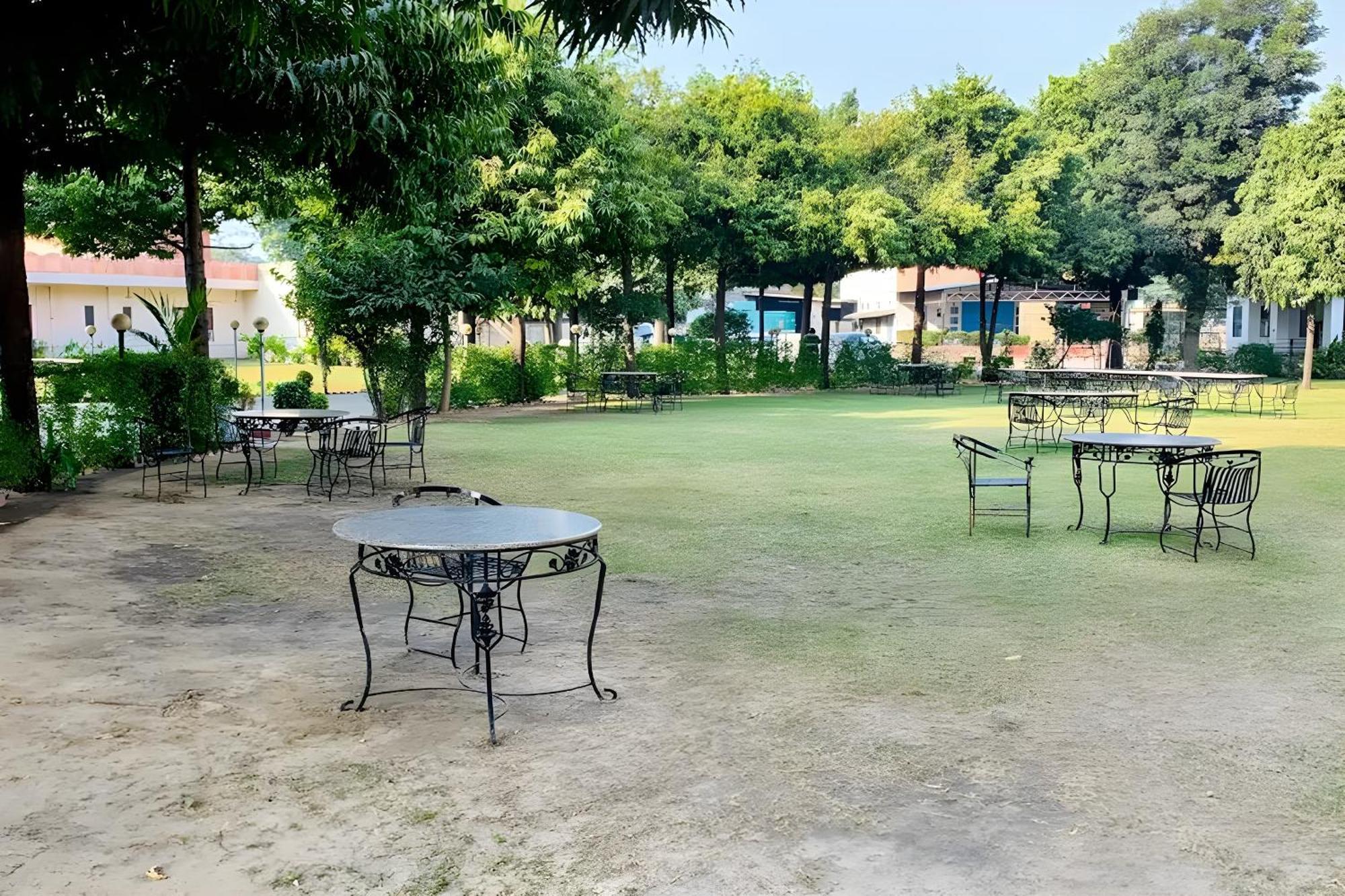 Hotel Amrapali Dźajpur Zewnętrze zdjęcie